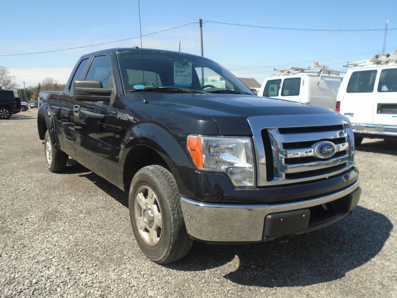 2010 Ford F-150 4WD SuperCab 145  XLT - Photo #3