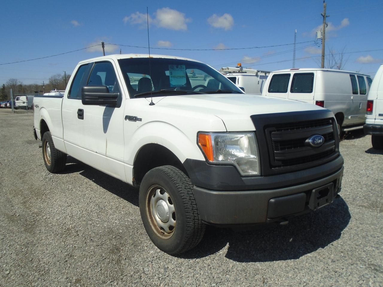 2013 Ford F-150 4WD SuperCab 145  XL - Photo #4