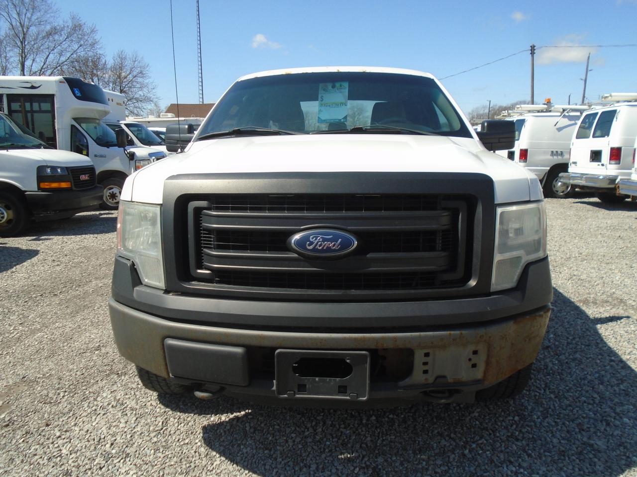 2013 Ford F-150 4WD SuperCab 145  XL Photo2