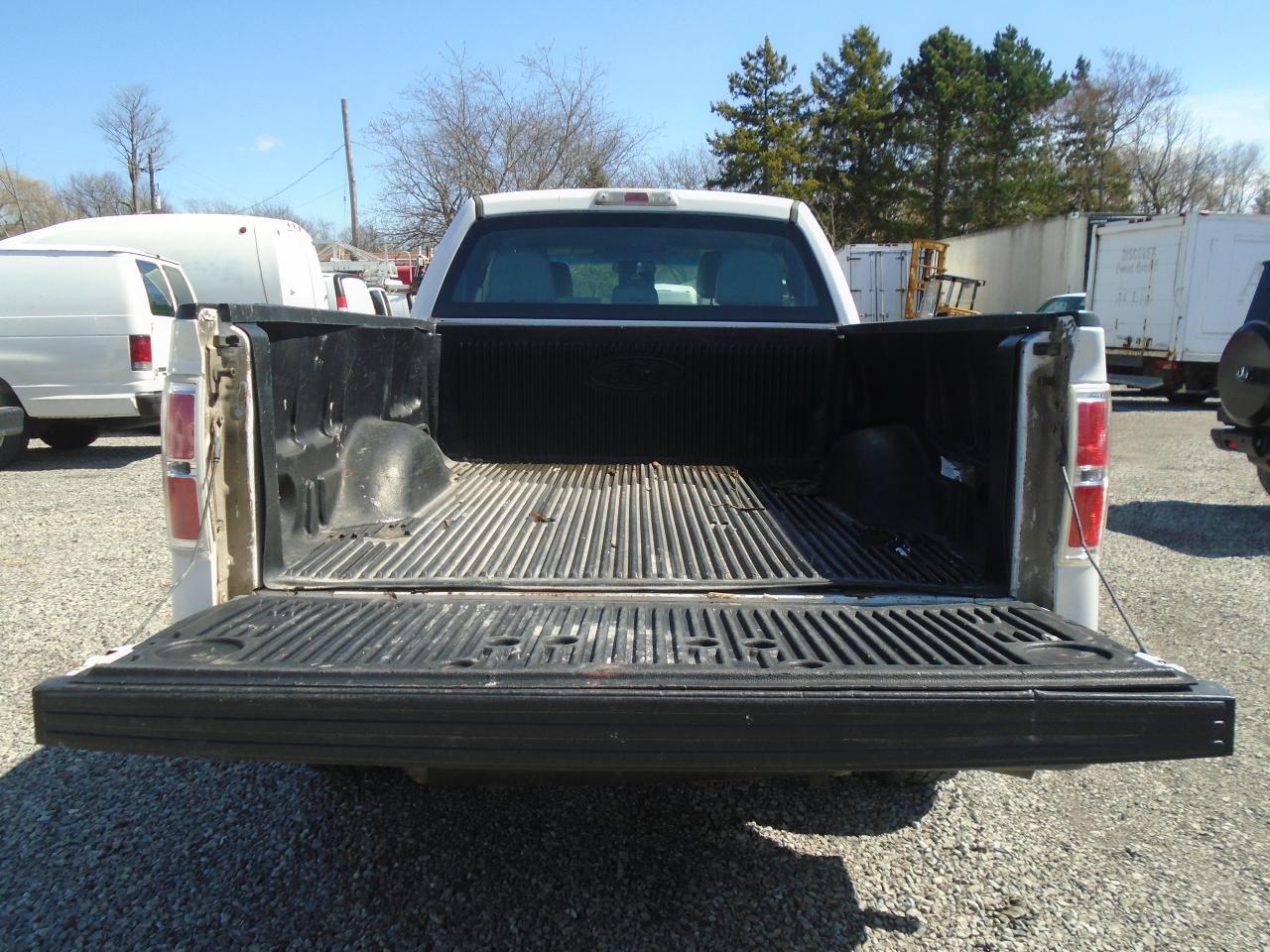 2013 Ford F-150 4WD SuperCab 145  XL - Photo #9