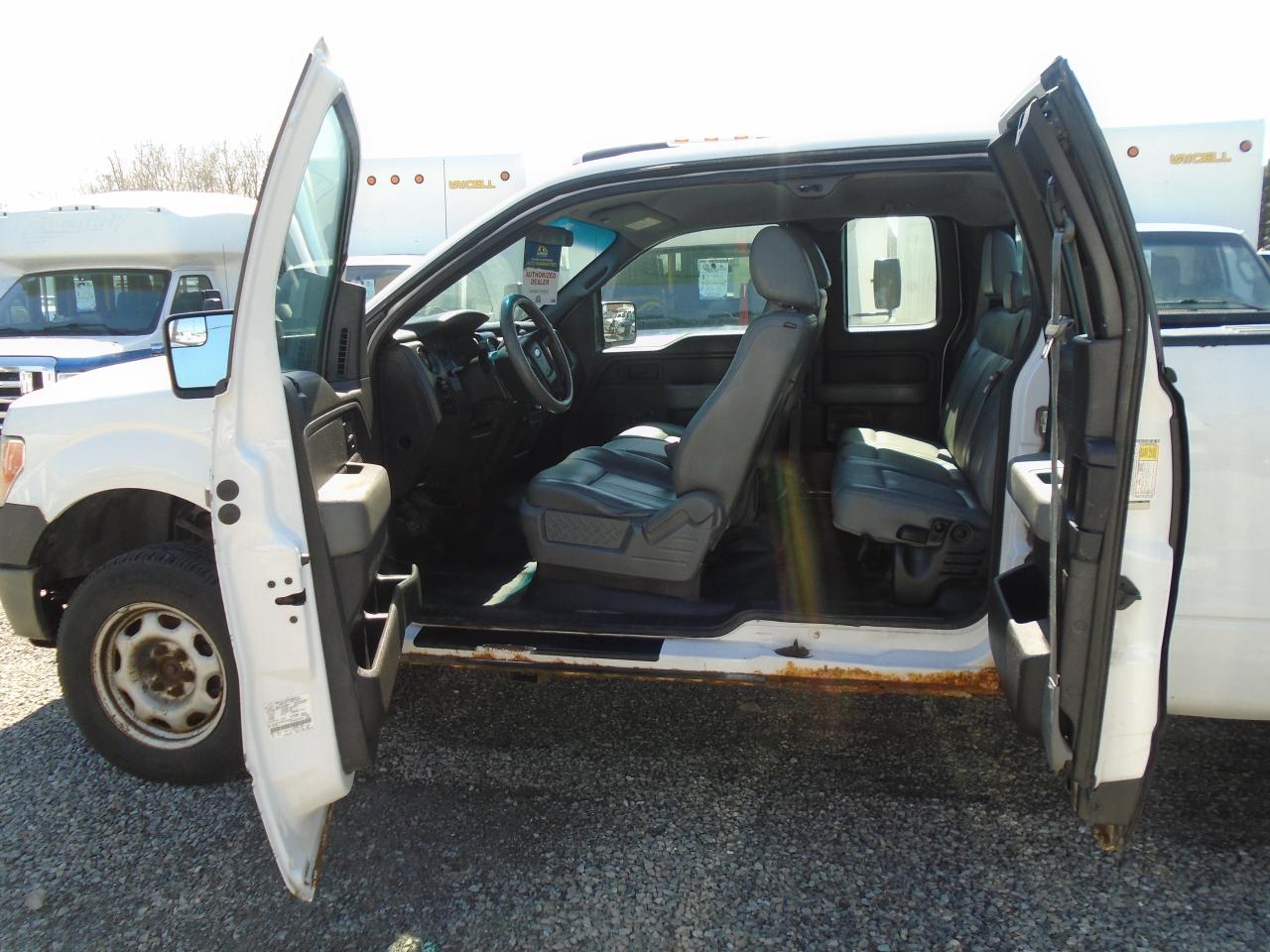 2013 Ford F-150 4WD SuperCab 145  XL - Photo #15