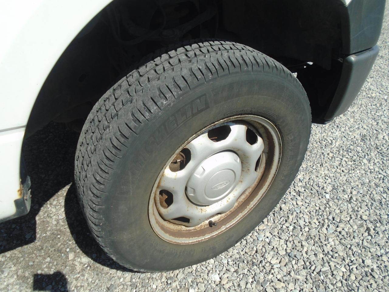 2013 Ford F-150 4WD SuperCab 145  XL - Photo #21