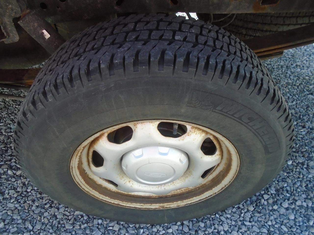 2013 Ford F-150 4WD SuperCab 145  XL - Photo #23