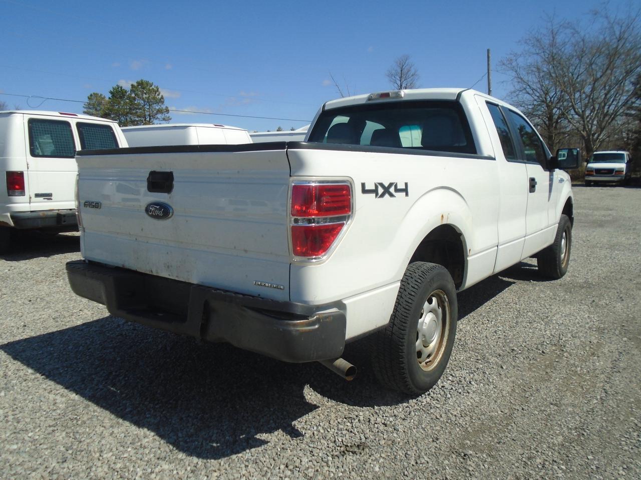 2013 Ford F-150 4WD SuperCab 145 XL 6.5FT Photo