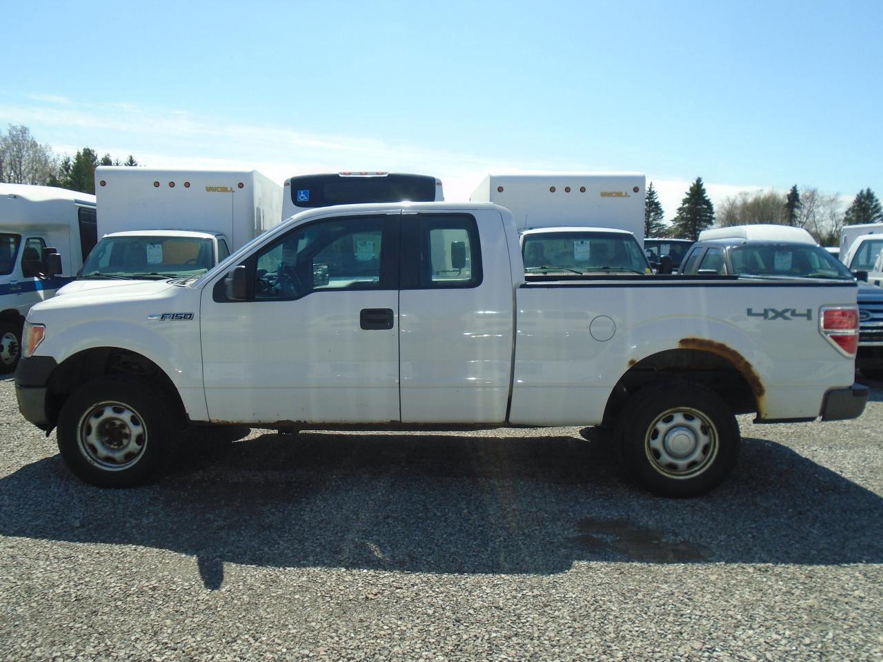 2013 Ford F-150 4WD SuperCab 145 XL 6.5FT Photo