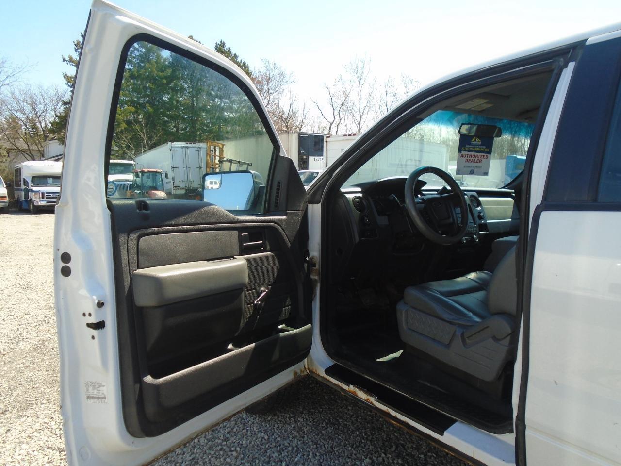 2013 Ford F-150 4WD SuperCab 145 XL 6.5FT Photo