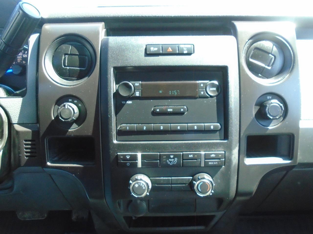2013 Ford F-150 4WD SuperCab 145 XL 6.5FT Photo