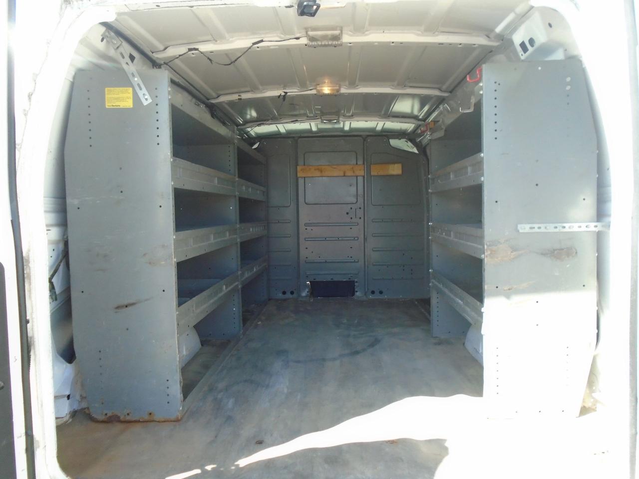 2012 Ford Econoline E-350 Super Duty Commercial - Photo #22