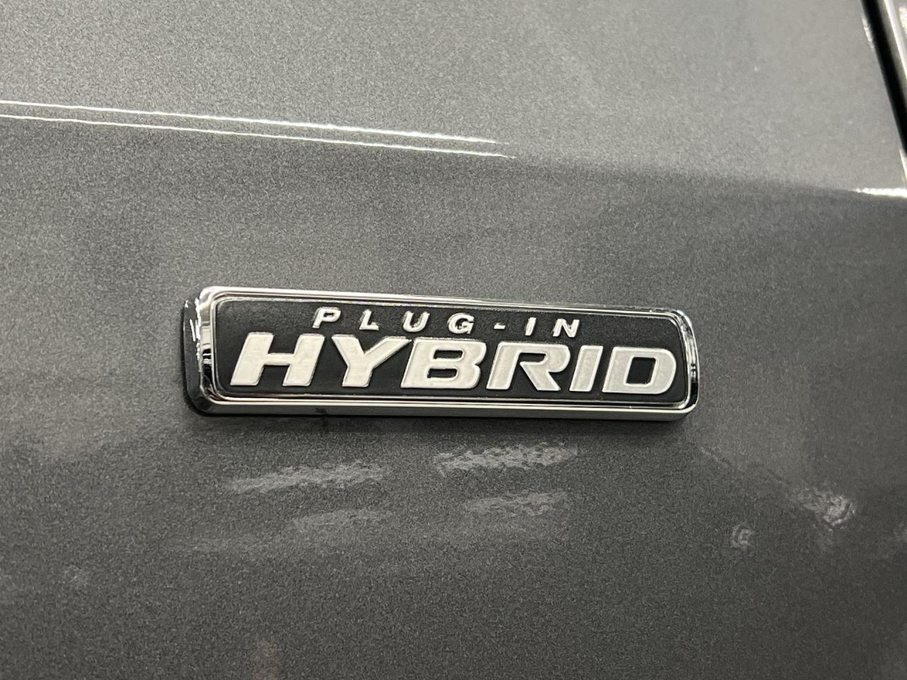 2022 Ford Escape PLUG-IN HYBRID | ONLY 8500KMS!! | HTD SEATS Photo