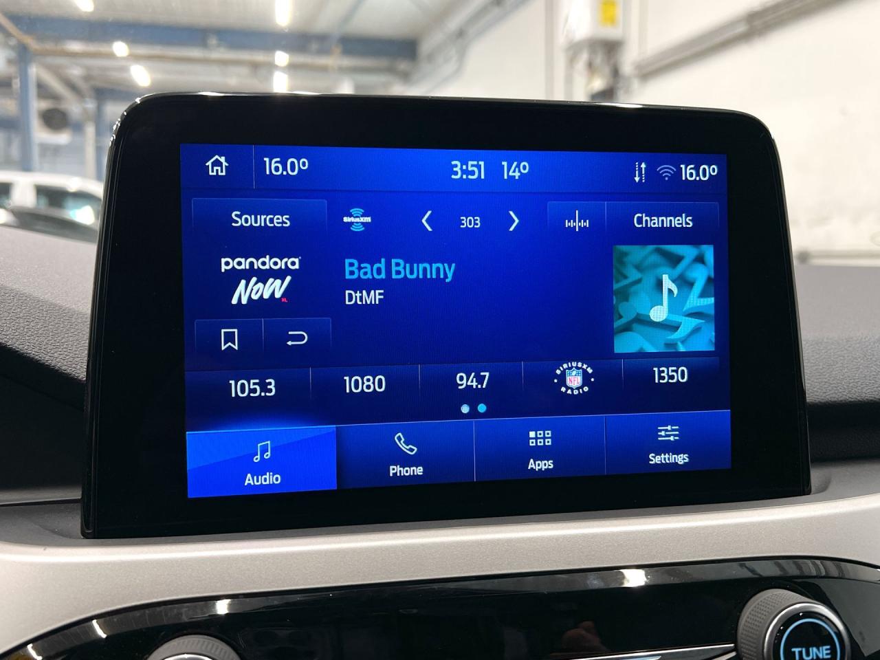 2022 Ford Escape PLUG-IN HYBRID | ONLY 8500KMS!! | HTD SEATS Photo