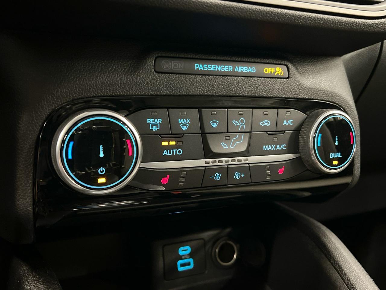 2022 Ford Escape PLUG-IN HYBRID | ONLY 8500KMS!! | HTD SEATS Photo