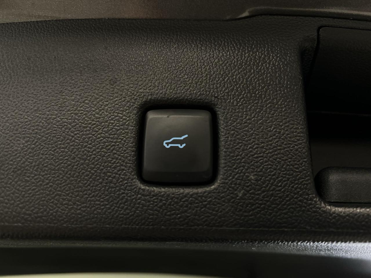 2022 Ford Escape PLUG-IN HYBRID | ONLY 8500KMS!! | HTD SEATS Photo