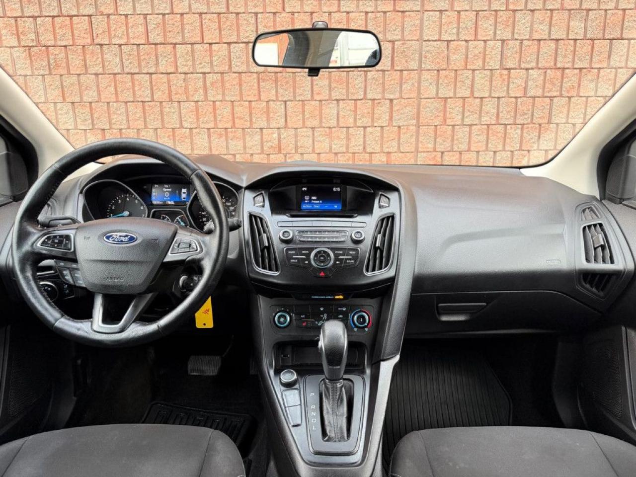2017 Ford Focus SE | CLEAN CARFAX | HEATED SEATS & STEERING | BACK-UP CAM | BLUETOOTH | ALLOY WHEELS | - Photo #15