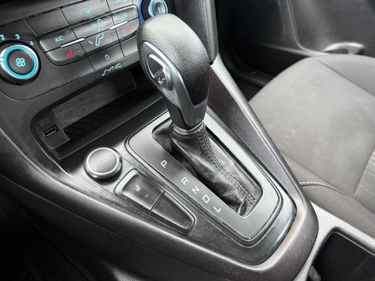 2017 Ford Focus SE | CLEAN CARFAX | HEATED SEATS & STEERING | BACK-UP CAM | BLUETOOTH | ALLOY WHEELS | - Photo #30