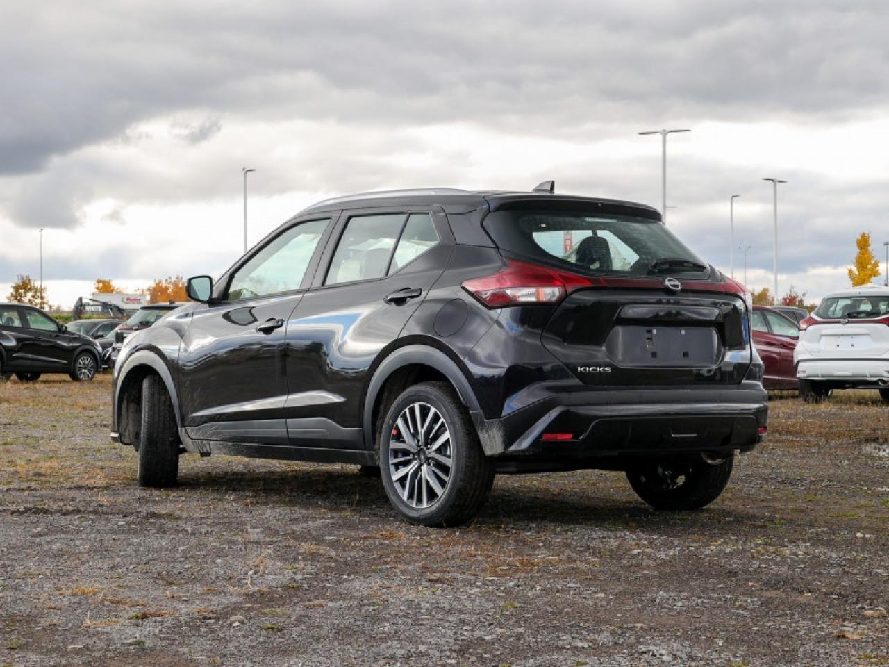 2025 Nissan Kicks Play SV  - Heated Seats -  Apple CarPlay Photo3