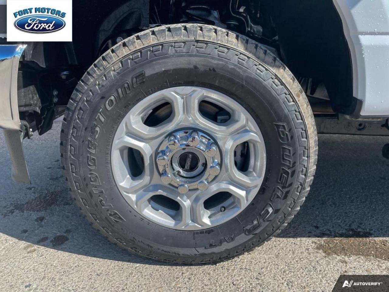 2025 Ford SUPERDUTY F-350® XLT Photo5
