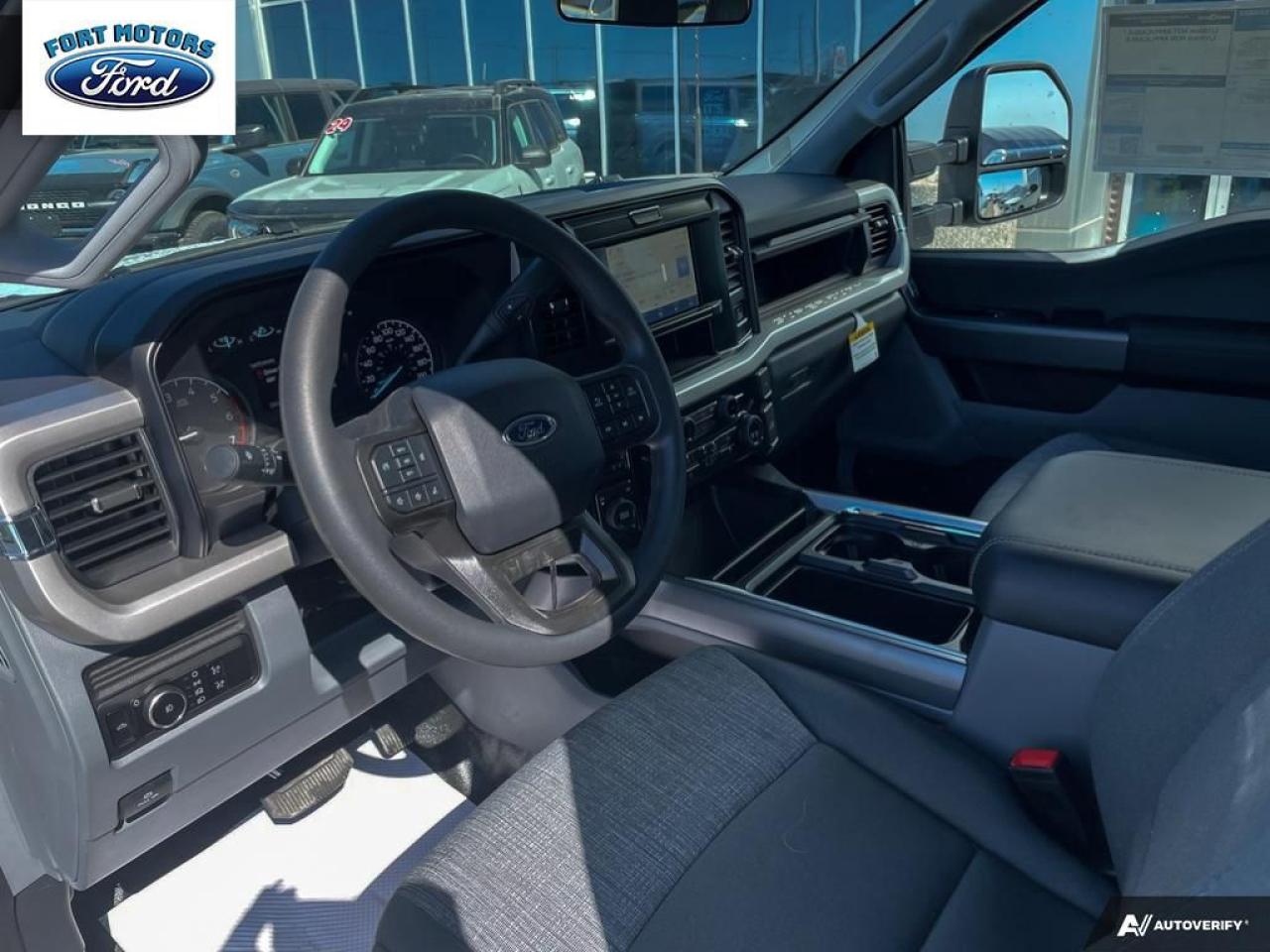 2025 Ford SUPERDUTY F-350® XLT Photo5