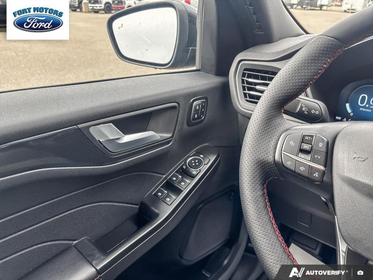 2025 Ford Escape ST-Line Select Photo5