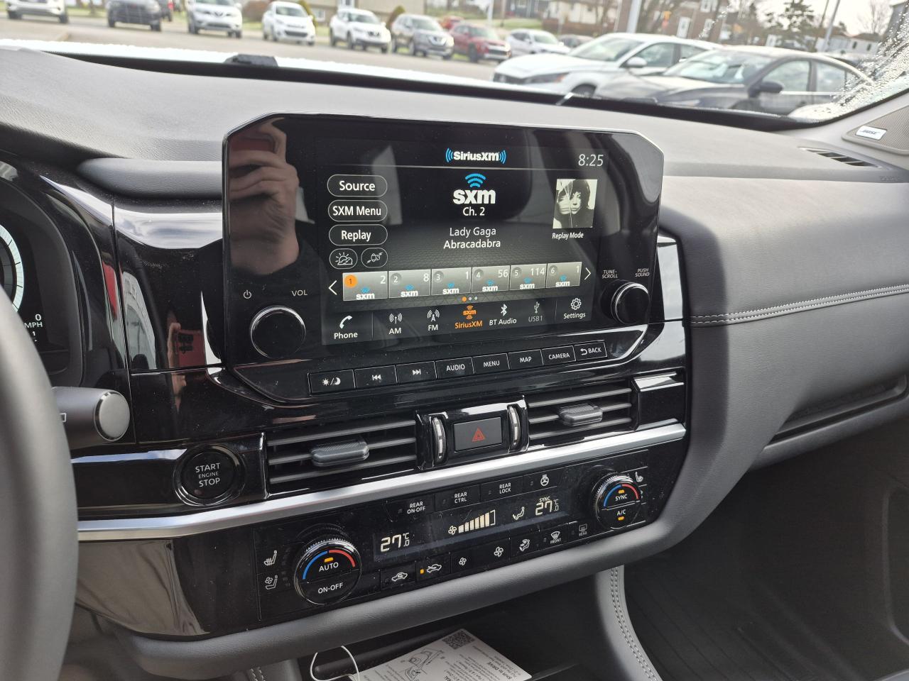 2025 Nissan Pathfinder Platinum CAPTAIN'S CHAIRS CAPITAIN'S CHAIRS Photo10