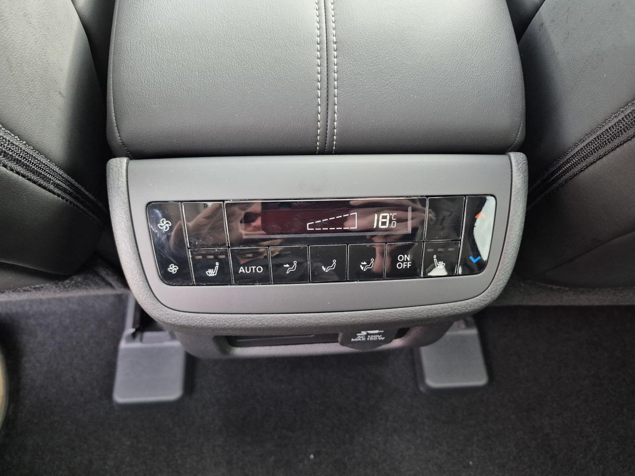 2025 Nissan Pathfinder Platinum CAPTAIN'S CHAIRS CAPITAIN'S CHAIRS Photo18