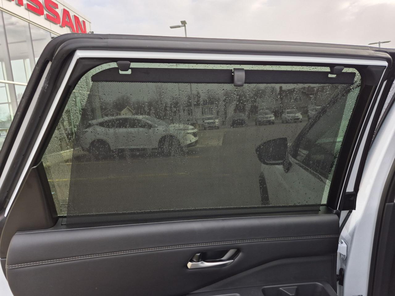2025 Nissan Pathfinder Platinum CAPTAIN'S CHAIRS CAPITAIN'S CHAIRS Photo17