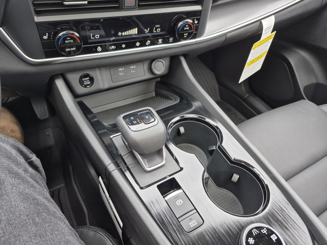 2025 Nissan Rogue Midnight Edition Photo26