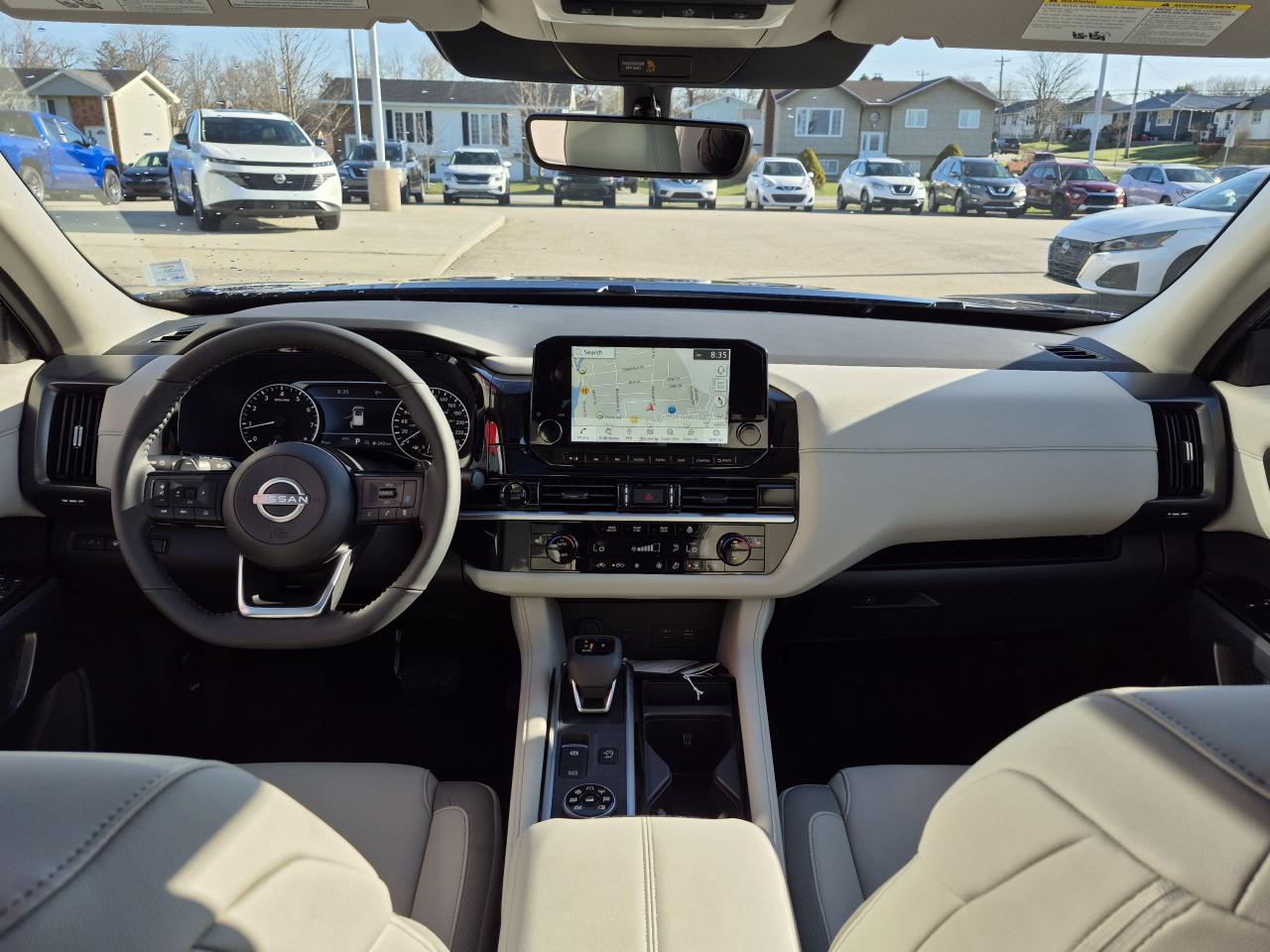 2025 Nissan Pathfinder SL Photo16