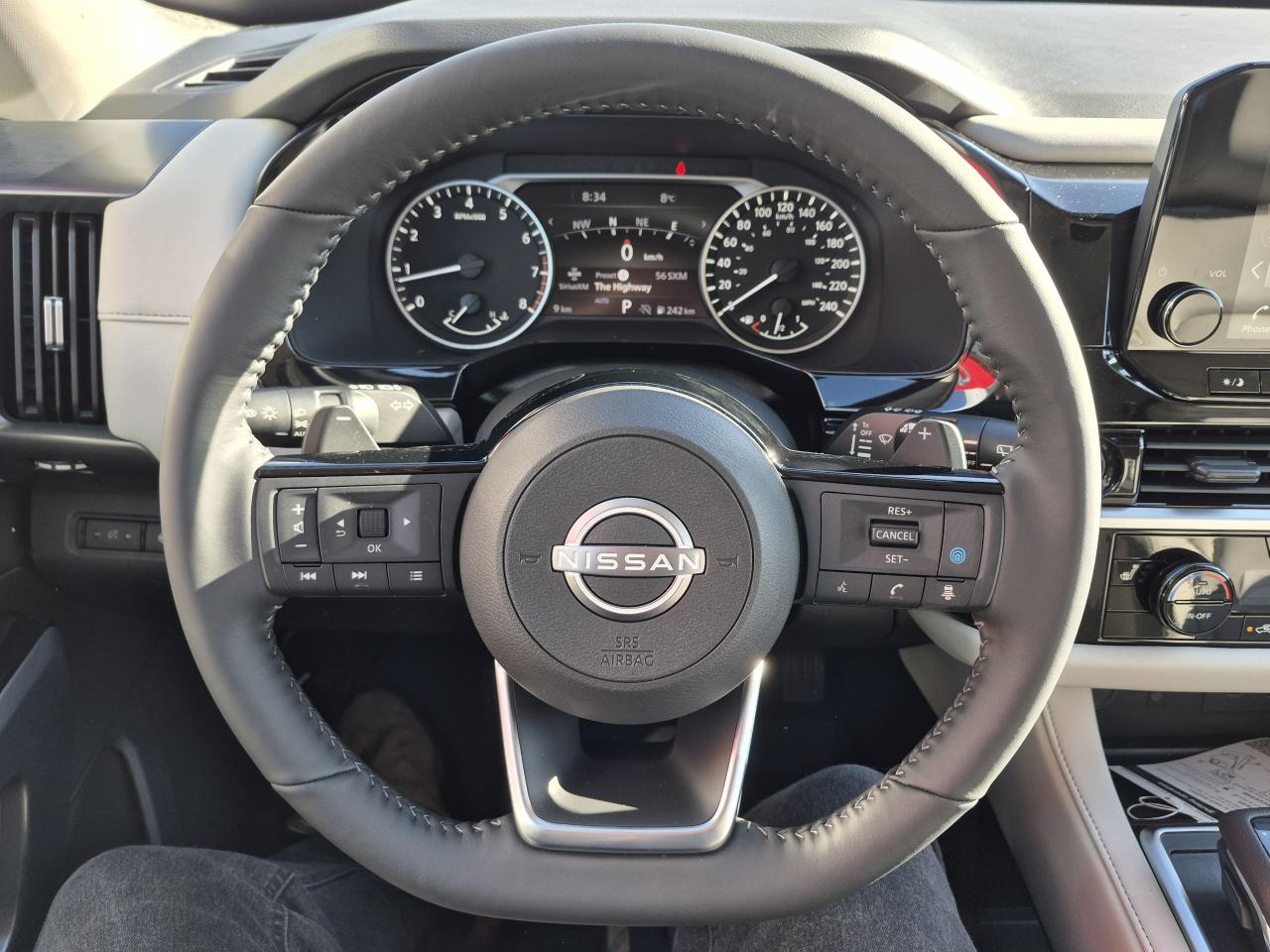 2025 Nissan Pathfinder SL Photo31