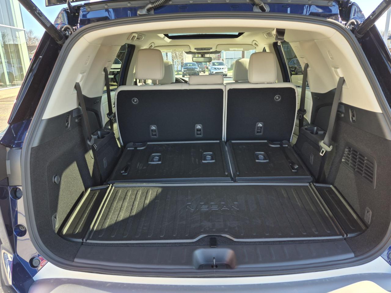2025 Nissan Pathfinder SL Photo41