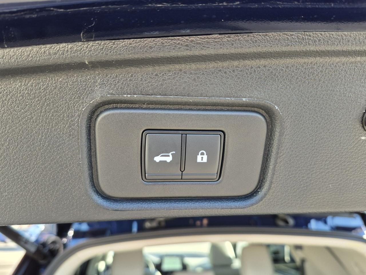 2025 Nissan Pathfinder SL Photo20