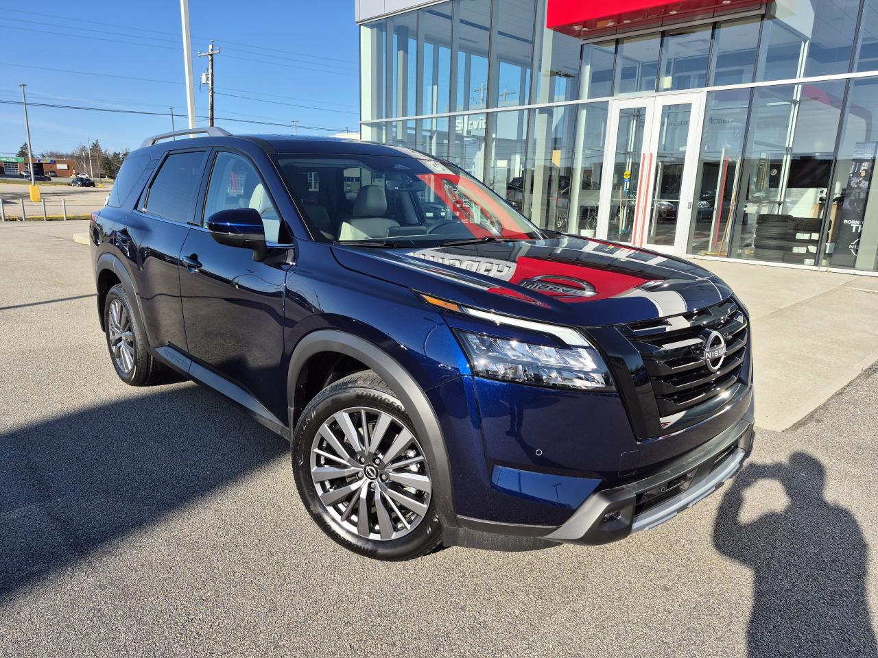 2025 Nissan Pathfinder SL Photo23