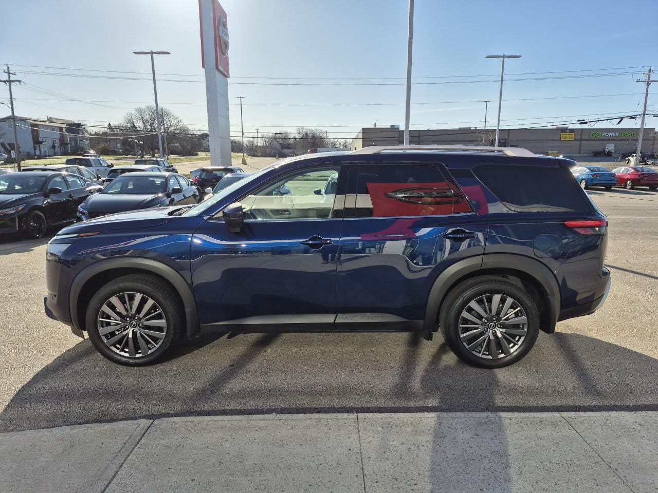 2025 Nissan Pathfinder SL Photo25