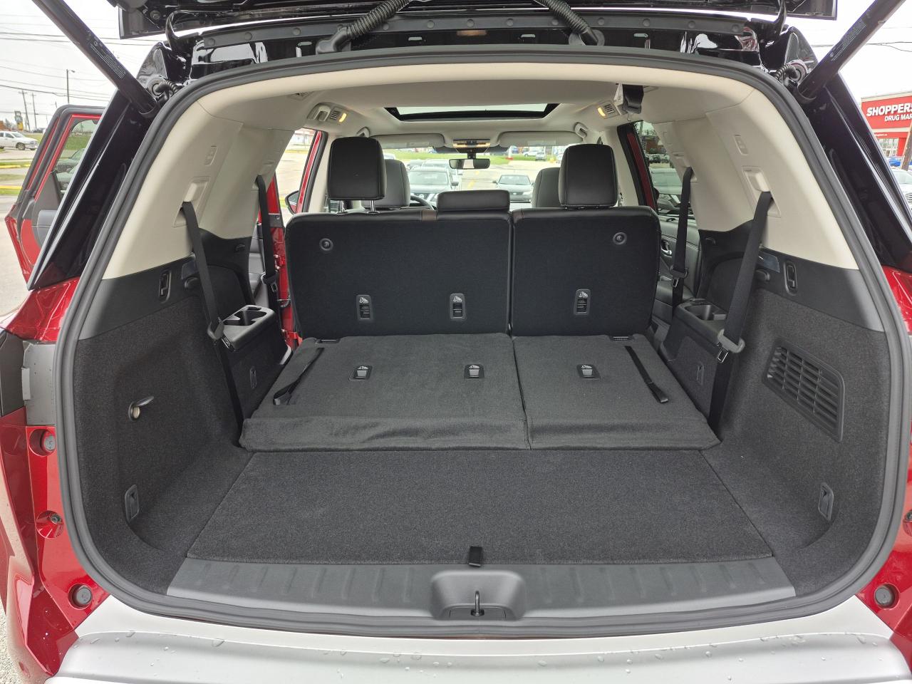 2025 Nissan Pathfinder Platinum Photo34