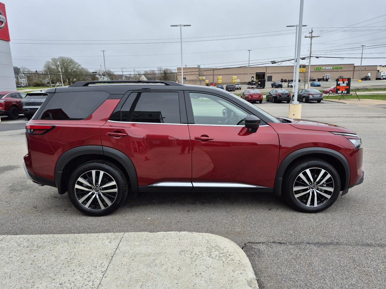 2025 Nissan Pathfinder Platinum Photo24