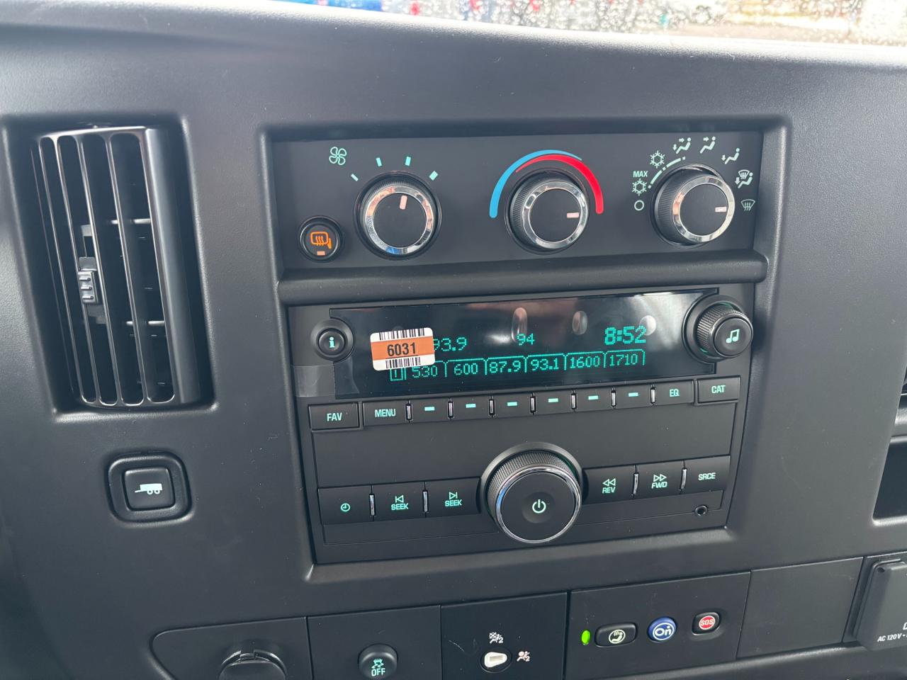 2025 GMC Savana 2500 Work Van 2025 GMC Savana Ext Cargo Van Photo