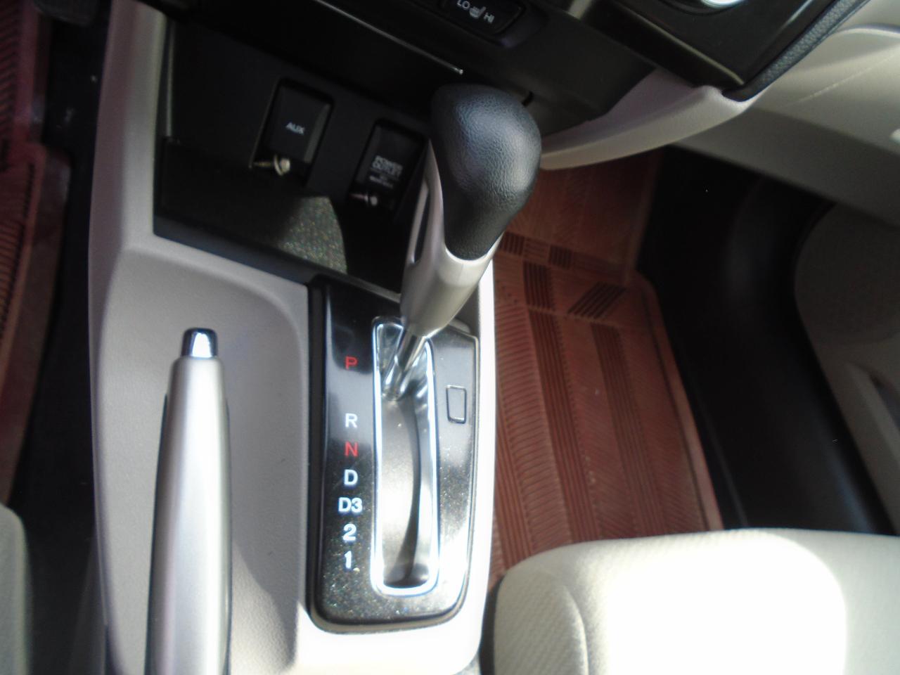 2013 Honda Civic LX/ VERY CLEAN / WELL MAINTAINED / AC / FUEL SAVER - Photo #17