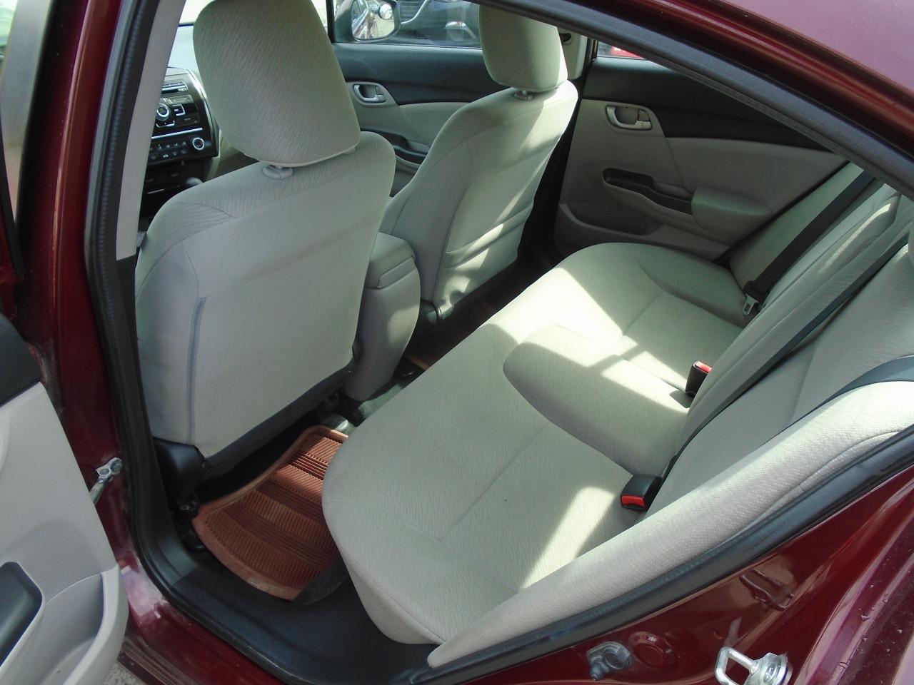 2013 Honda Civic LX/ VERY CLEAN / WELL MAINTAINED / AC / FUEL SAVER - Photo #12