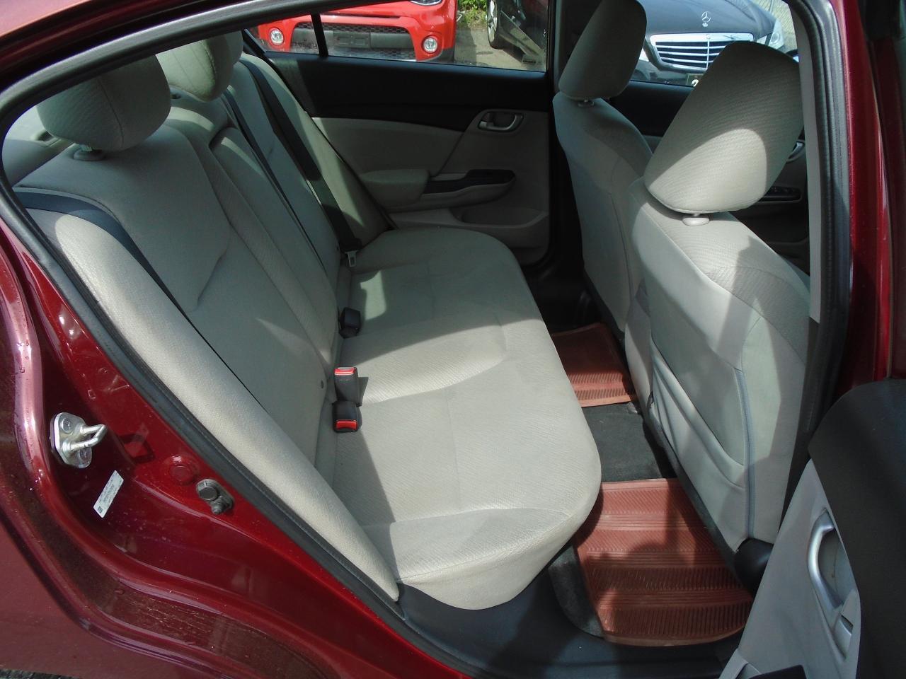 2013 Honda Civic LX/ VERY CLEAN / WELL MAINTAINED / AC / FUEL SAVER - Photo #13