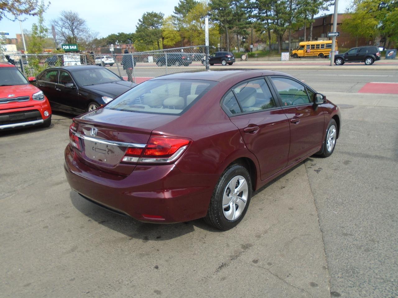 2013 Honda Civic LX/ VERY CLEAN / WELL MAINTAINED / AC / FUEL SAVER - Photo #5