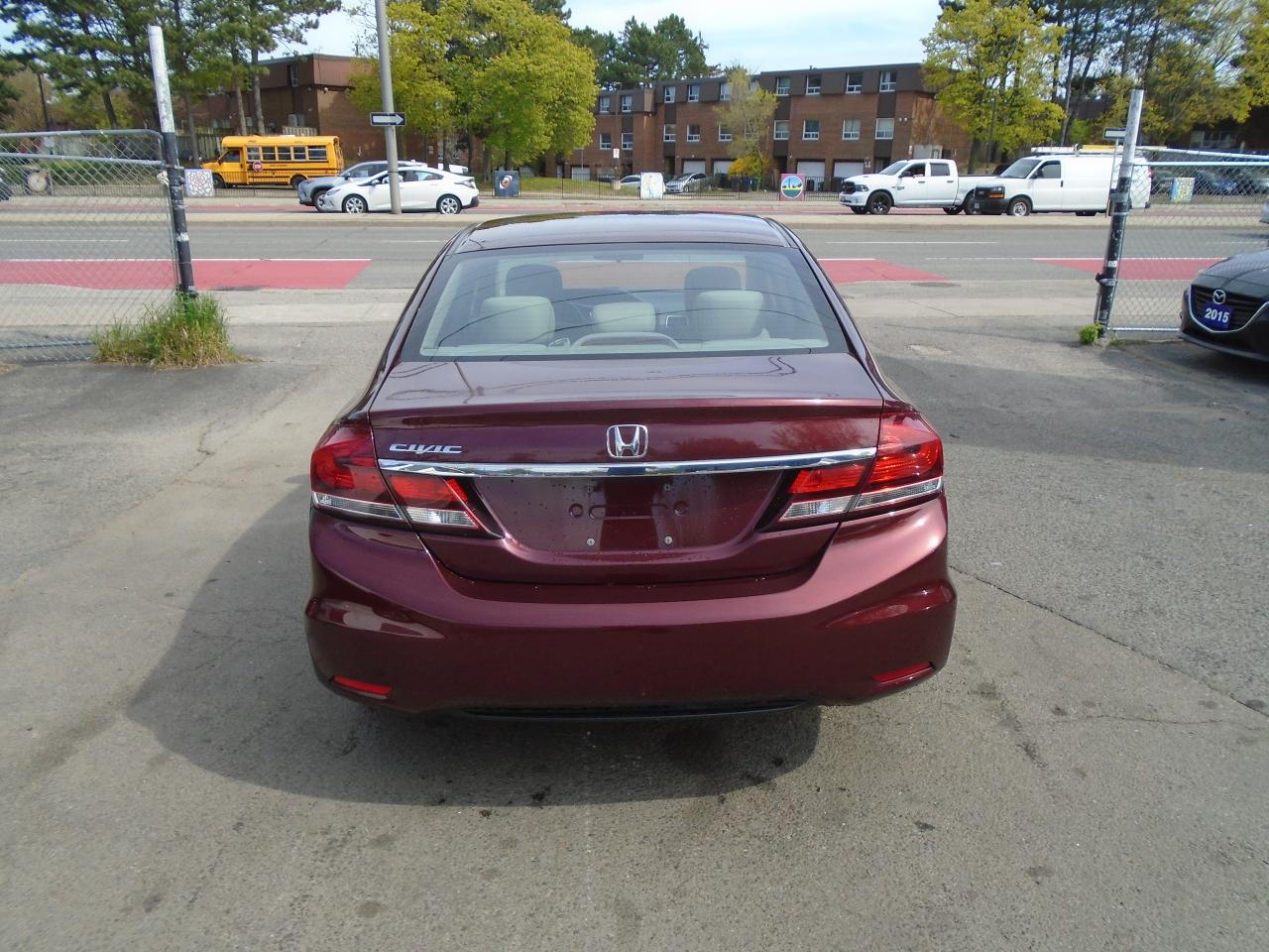 2013 Honda Civic LX/ VERY CLEAN / WELL MAINTAINED / AC / FUEL SAVER - Photo #6