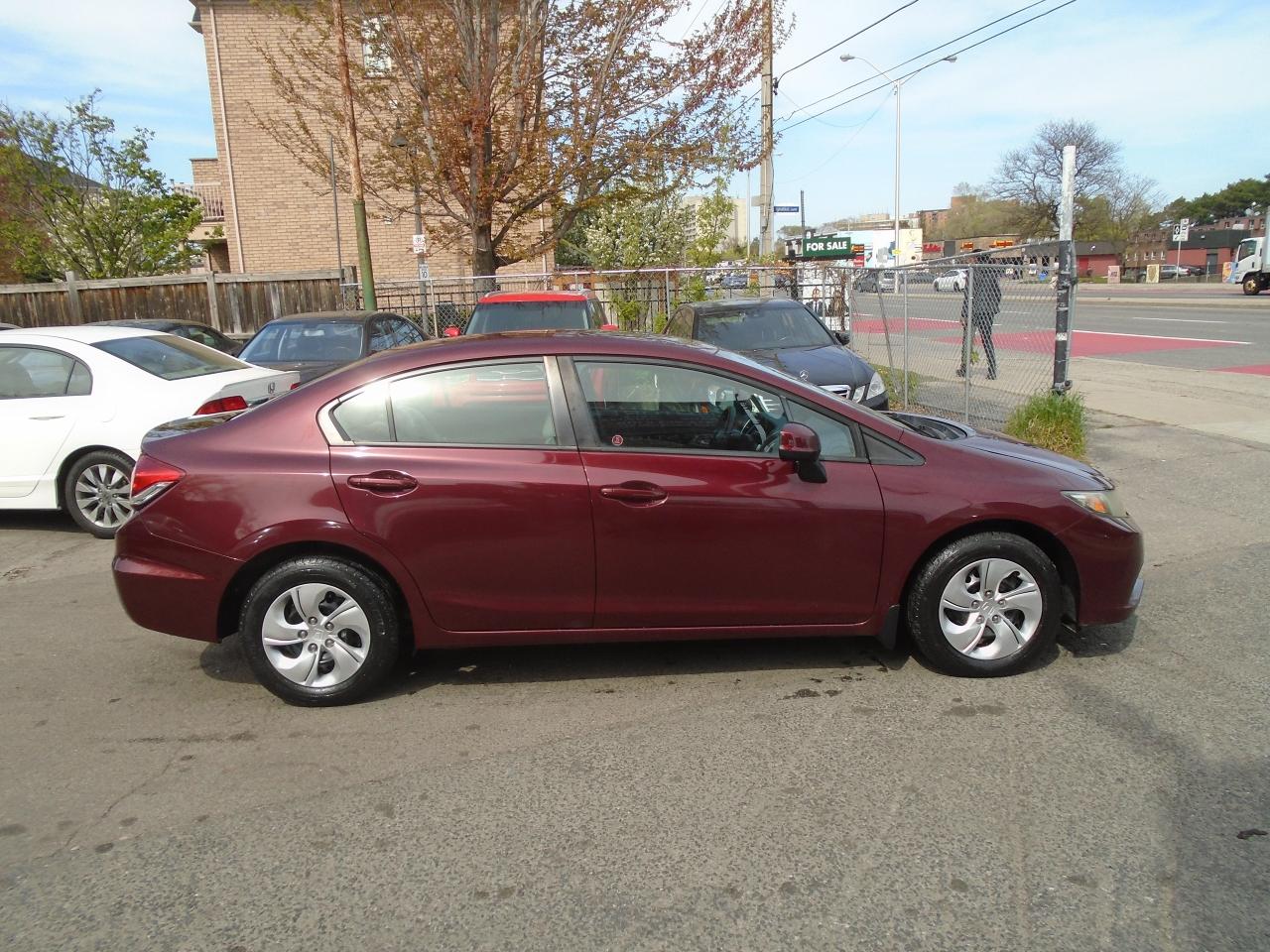 2013 Honda Civic LX/ VERY CLEAN / WELL MAINTAINED / AC / FUEL SAVER - Photo #4