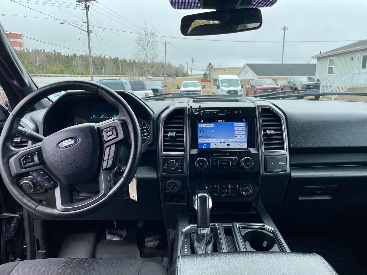 2019 Ford F-150 XLT SUPERCREW W/ SPORT PACKAGE Photo5