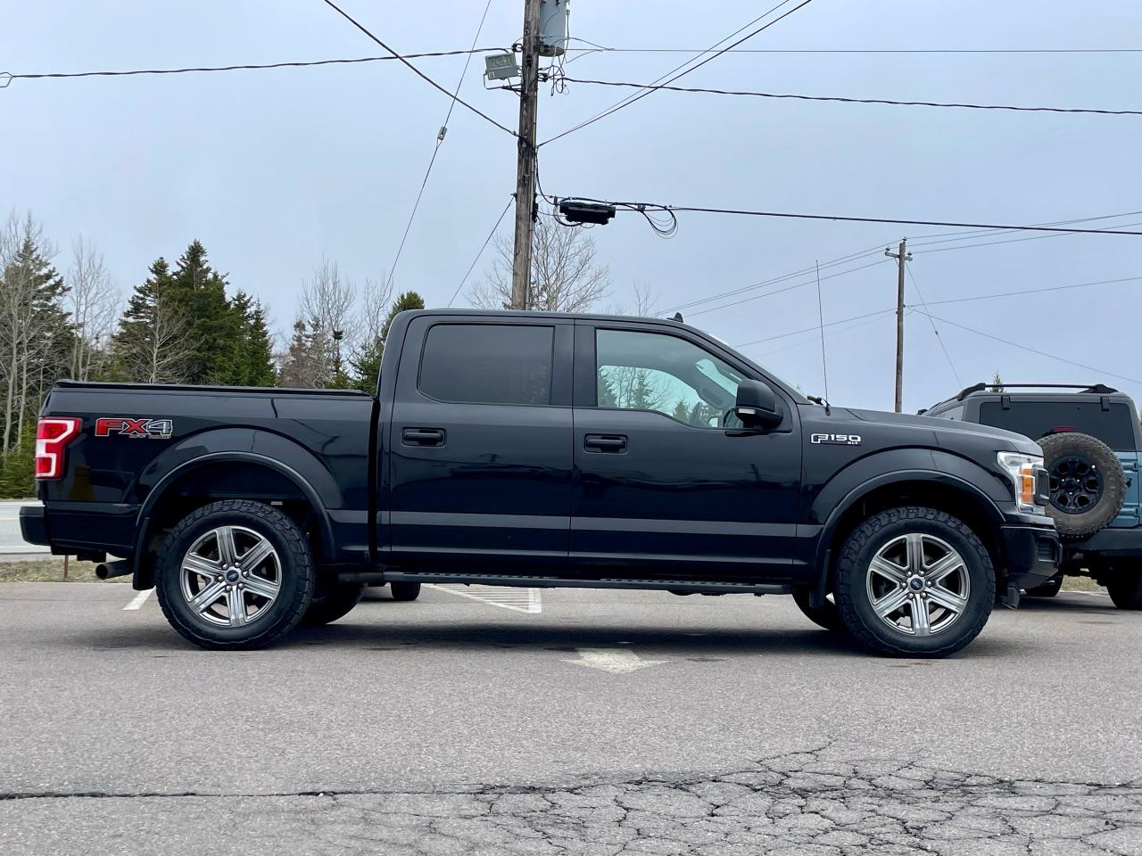 2019 Ford F-150 XLT SUPERCREW W/ SPORT PACKAGE Photo3