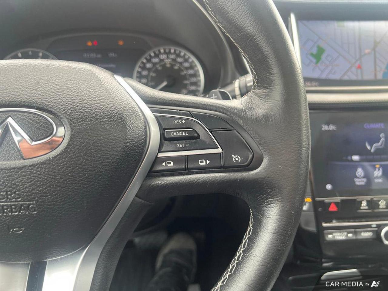 2019 Infiniti QX50 ESSENTIAL / AWD / ROOF / LEATHER / NO ACCIDENTS - Photo #16