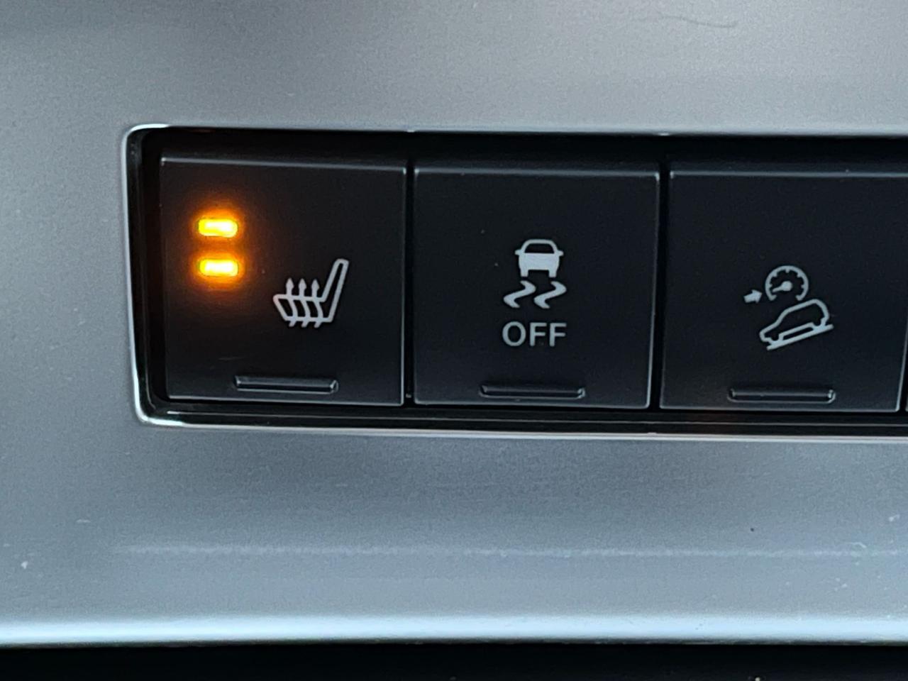 2010 Jeep Liberty 4WD  Limited Edition-Leather-Heated Seats - Photo #10