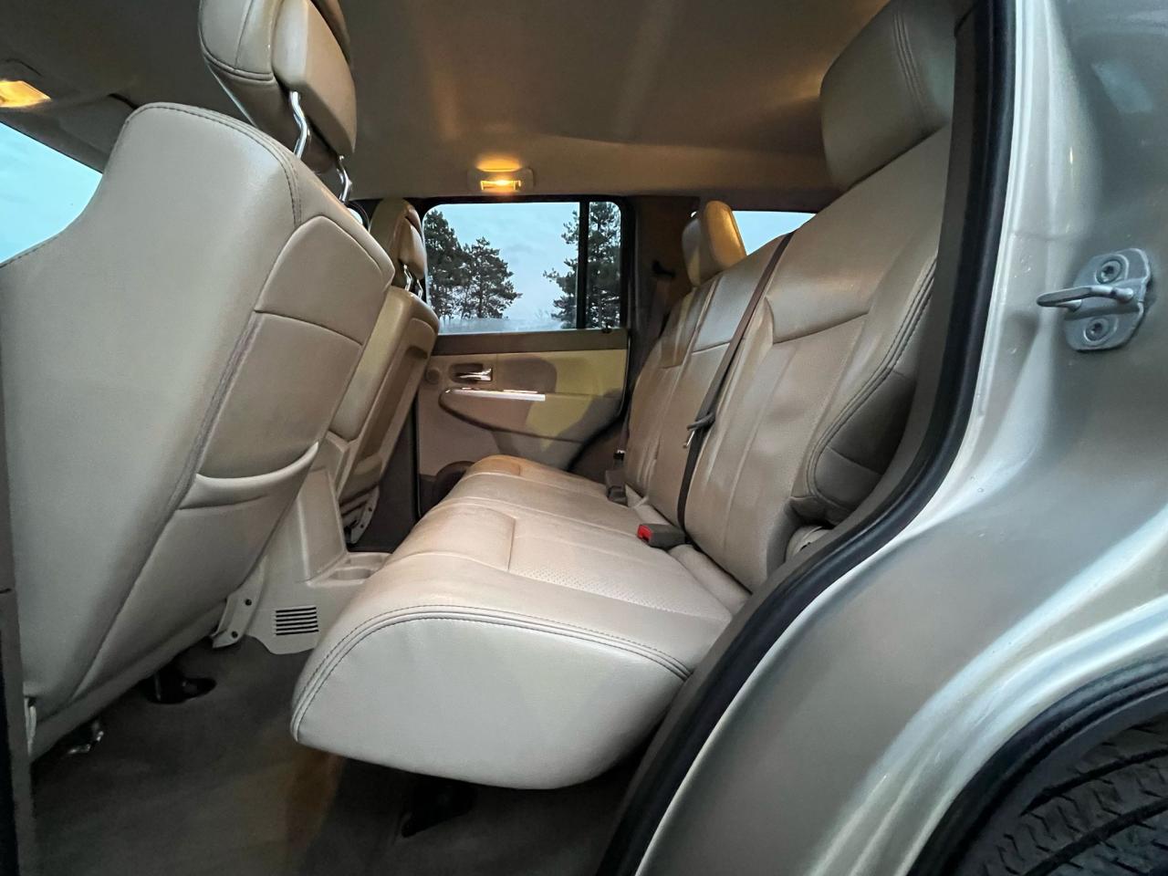 2010 Jeep Liberty 4WD  Limited Edition-Leather-Heated Seats - Photo #21