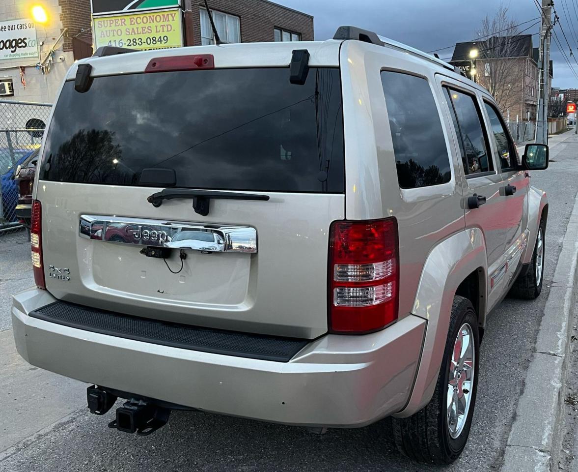 2010 Jeep Liberty 4WD  Limited Edition-Leather-Heated Seats - Photo #5
