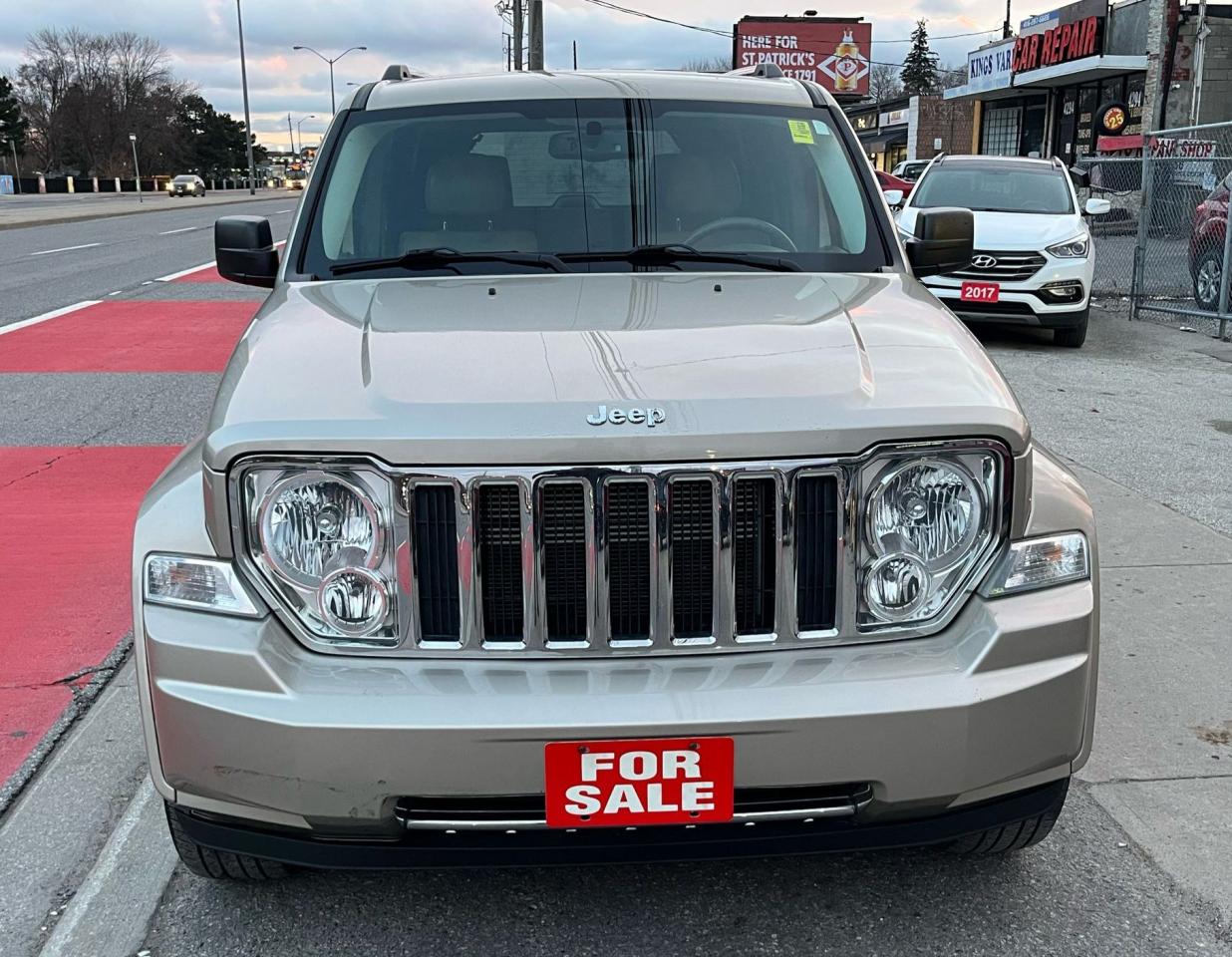2010 Jeep Liberty 4WD  Limited Edition-Leather-Heated Seats - Photo #3