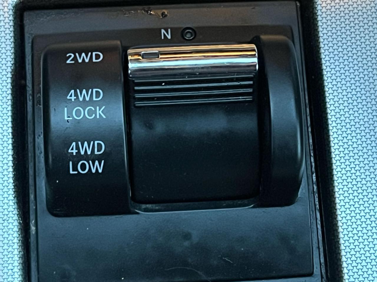 2010 Jeep Liberty 4WD  Limited Edition-Leather-Heated Seats - Photo #9