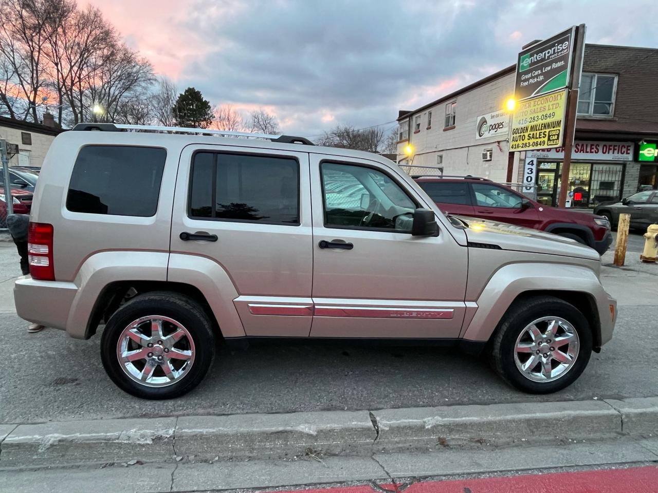2010 Jeep Liberty 4WD  Limited Edition-Leather-Heated Seats - Photo #7